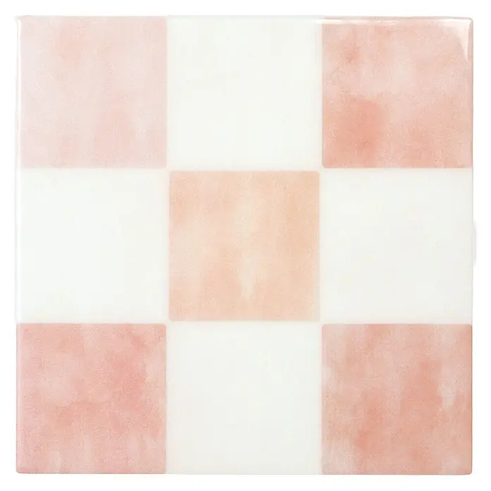 Smart Tiles Selbstklebemosaik Damier - 19,69 x 19,69 cm, Petra, Matt - Quadratische Fliesen im Schachbrettmuster, abwechselnd texturiertes Weiß und marmoriertes Hellrosa/Pfirsich.