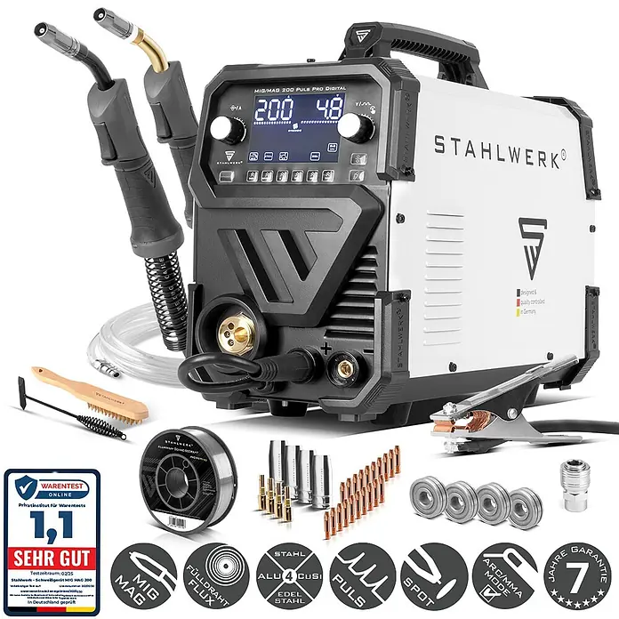 STAHLWERK MIG/MAG-Schweißgerät 200 Puls Pro Digital Alu-Set - 230 V - 230 V - Eine weiße und schwarze digitale MIG/MAG-Schweißmaschine mit verschiedenen Modi, dargestellt mit Zubehör wie Brennern und Draht.