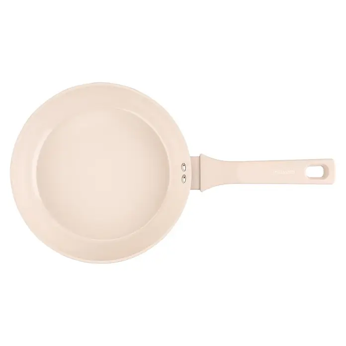 Fackelmann Pfanne Pamela Reif Kollektion Shell - Durchmesser: 24 cm, Beige - Helle beige Bratpfanne mit Griff. Das FACKELMANN-Logo ist auf dem Griff sichtbar.