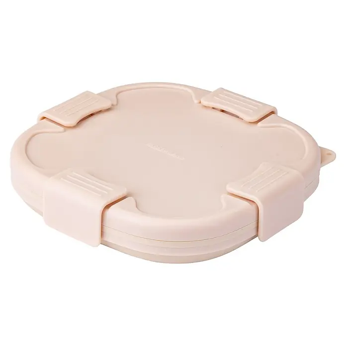 Fackelmann Lunchbox Pamela Reif Kollektion - L x B x H: 17 x 17 x 7 cm, Beige - Hellrosa Kunststoff-Vorratsdose mit Deckel, der mit vier Klammern gesichert ist.