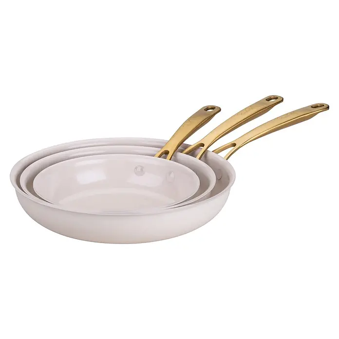 Fackelmann Pfannen-Set Pamela Reif Kollektion Signature - Gesamtstückzahl: 3 Stk., Beige/Rosa - Drei weiße Keramik-Bratpfannen mit Goldgriffen, platzsparend ineinander gestapelt.