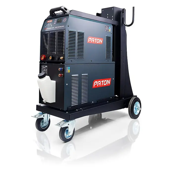 PATON WIG-Schweißgerät ProTIG-315-400V WK - Schweißstrom: 315 A, 400 V - Dunkelgraues PATON Schweißgerät auf einem schwarzen Rollwagen mit weißem Kühlmitteltank.