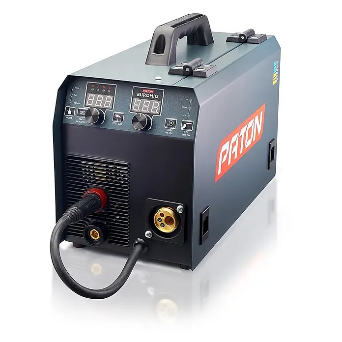 PATON MIG/MAG-Schweißgerät EuroMIG - Schweißstrom: 150 A, 230 V - Grauer und schwarzer PATON EUROMIG Schweißinverter mit Digitalanzeige, Drehknöpfen und Frontanschlüssen.