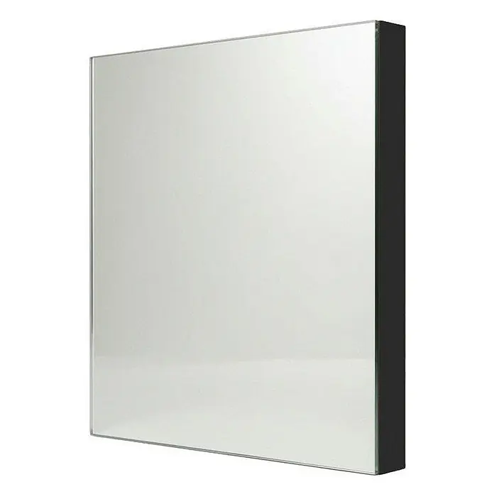 Kiamami Valentina Lichtspiegel - 38 x 300 cm, Farblos - Rechteckiger Spiegelschrank mit reflektierender Front und sichtbarer dunkler Seitenwand.