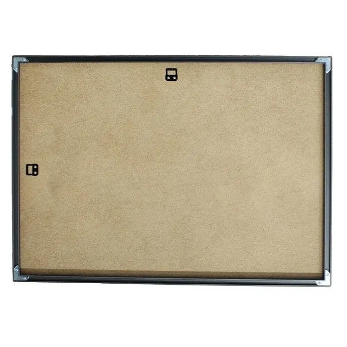 KV Rechteckiger Spiegel mit Aluminiumrahmen in Gun Metal 50,5x70,5 cm -  - Rückseite eines schwarzen Bilderrahmens mit brauner Faserplatte und Metallaufhängung.