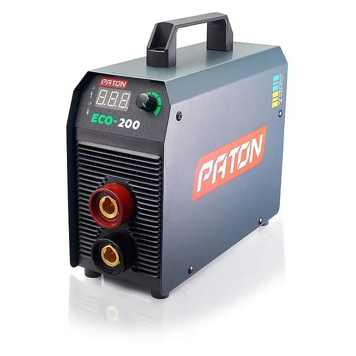 PATON Elektrodenschweißgerät ECO-200-C - Schweißstrom: 200 A, 230 V - Dunkelgraues/türkises Paton ECO-200 Inverter-Schweißgerät mit Digitalanzeige, Drehknopf und Schweißanschlüssen.