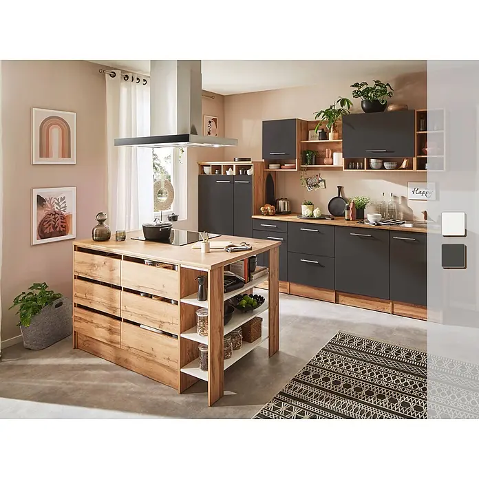Respekta Inselküche Hilde Typ 1 - Breite: 310 cm, Grau, Mit Elektrogeräten - Moderne Küche mit Kücheninsel aus Holz, dunkelgrauen Schränken und Holzakzenten, mit integriertem Kochfeld.