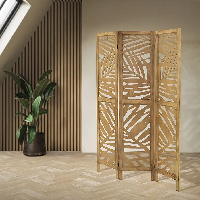 ML-Design Sichtschutzelement Raumtrenner 3-teilig Kyoto Natur Holz freistehend Trennwand - Holz, Braun - Dreiteiliger Raumteiler aus Holz mit Palmenblatt-Ausstanzungen in modernem Interieur.