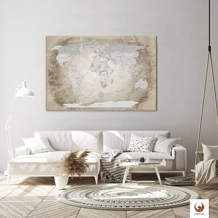 LanaKK Leinwandbild - Weltkarte, B x H: 100 x 70 cm - Großer Vintage-Weltkarten-Leinwanddruck in Beige und Grau, als Wanddeko im Wohnzimmer ausgestellt.