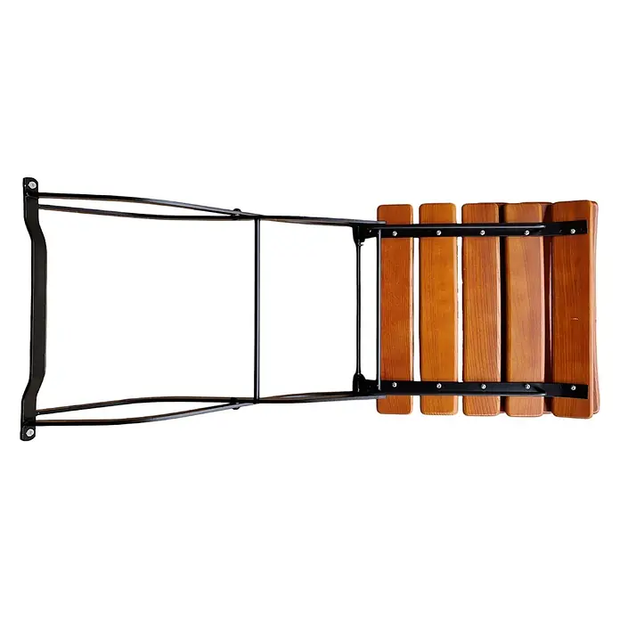 CHEFGASTRO Biergartenstuhl BERGWIESE Made in Germany 1-Sitzer HxBxT 89x40x42cm wetterfest & UV-beständig Eschenholz Schwarz/Braun -  - Schwarzer Metallrahmen und braune Holzlatten eines Klappstuhls oder einer Klappbank.
