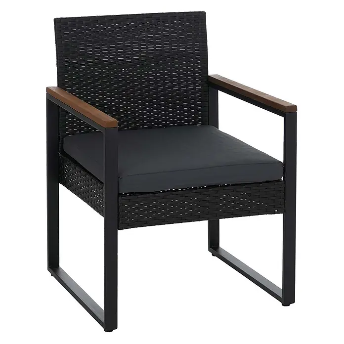 Mendler Loungemöbel-Set HWC-P74 - 3 -tlg., Polyrattan, Schwarz, Polster grau, Schwarz, grau - Schwarzer Outdoor-Stuhl aus Polyrattan mit schwarzem Metallrahmen, Holzarmlehnen und dunkelgrauem Kissen.