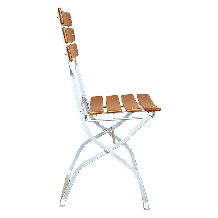 CHEFGASTRO Biergartenstuhl BERGWIESE Made in Germany 1-Sitzer HxBxT 89x40x35cm wetterfest & UV-beständig Eschenholz Silber/Braun -  - Silberner Klappstuhl mit braunen Holzlatten für Sitz und Rückenlehne.