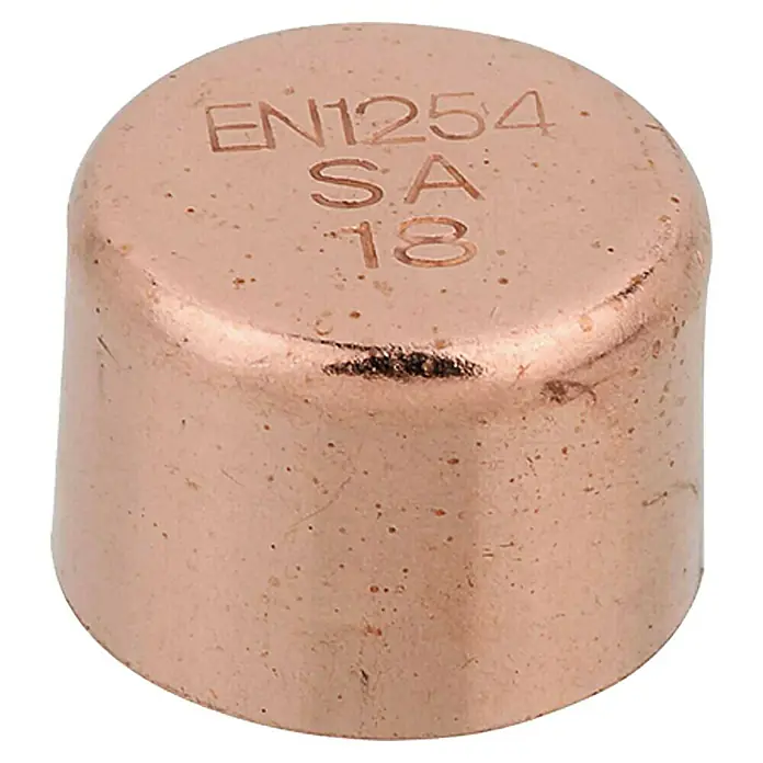 Kupfer-Kappe 5301 - Durchmesser: 18 mm, 1 Stk. - Kupferendkappe mit Aufschrift EN1254, S.A. 18. Diese Kappe ist ideal für Rohrsysteme und bietet einen zuverlässigen Abschluss.