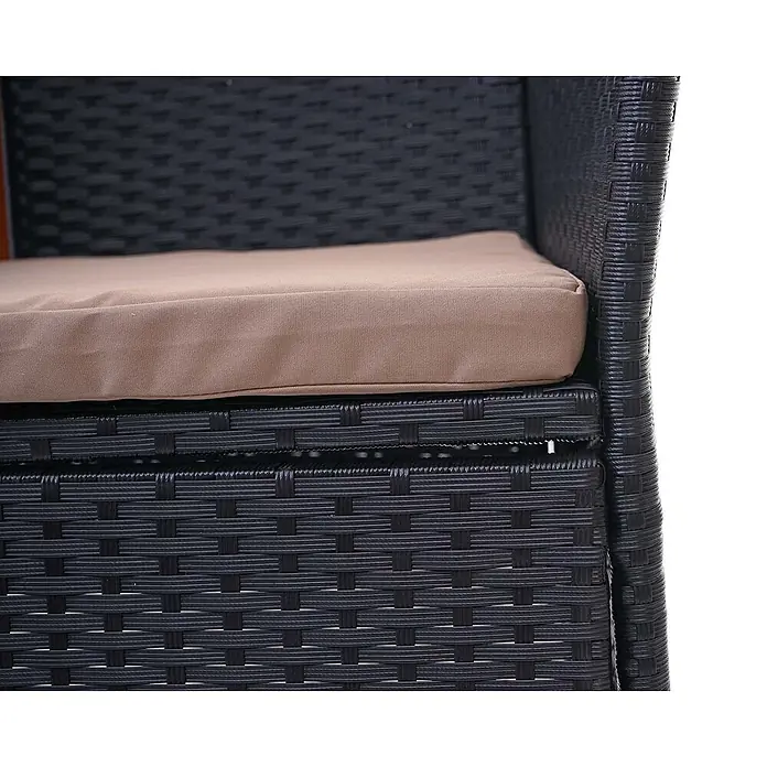 Poly-Rattan Sitzbank mit Tisch | Gartenbank Sitzgruppe Gartensofa | 132cm | Schwarz | Kissen Creme -  - Dunkelbrauner Rattan-Sessel mit hellem Sitzkissen.