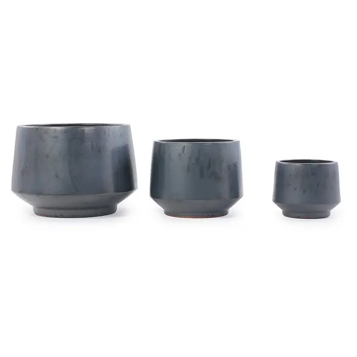 SONNENH Pflanztopf - 3 Stk., Keramik, Schwarz - Drei dunkelgraue Keramikpflanztöpfe mit dezentem Metallglanz, in verschiedenen Größen und mit konischer Basis.
