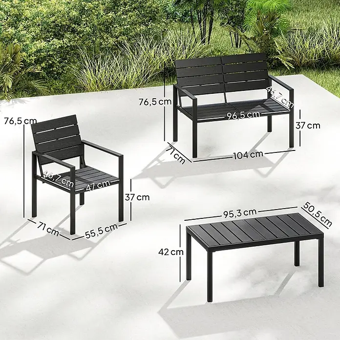 SONNENH Loungemöbel-Set - 18 -tlg., Metall, Schwarz - Schwarzes Lamellen-Gartenmöbel-Set mit Sessel, Zweisitzerbank und Couchtisch, mit Maßen auf einer Terrasse gezeigt.