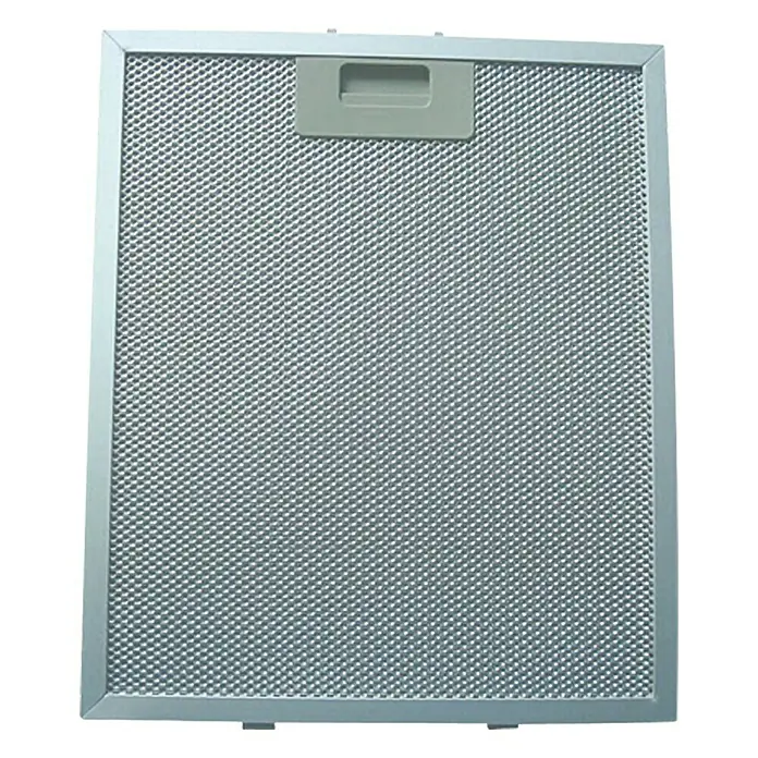 Respekta Fettfilter MI 051 - Metall, 2 Stk., Passend für: Respekta Dunstabzugshauben CH 114 IX, CH 116 IX, CH 1259 IX, CH 4300 IX, DH 4142, DH 4149, DH 4168, DH 4170, DH 4179, DH 4214, DH 4216, DH 4249, DH 4259, DH 4264, DH 4293, DH 4295, DH 4296, DH 4297, DH 4298, DH 4299, DH 4300, DH 4301 - Das Bild zeigt einen Dunstabzugsfilter mit einem Griff in einem silbernen Rahmen. Der Filter ist quadratisch und aus Metall.