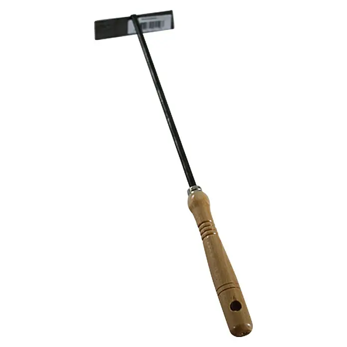 Aschekratzer - Länge: 45 cm, Stahl - Nahaufnahme einer Unkrauthacke mit Holzgriff und schwarzem Metalleinsatz.
