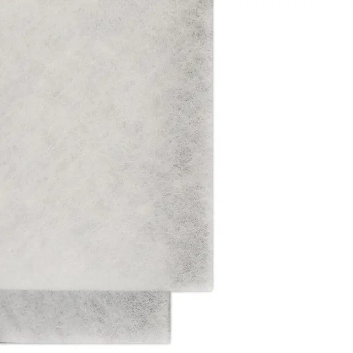 Fettfilter Soft - L x B: 47 x 57 cm, Sonstiges, 2 Stk. - Nahaufnahme eines weißen Filterkissens, das für Aquarien oder Teiche verwendet werden kann, um das Wasser sauber und klar zu halten.