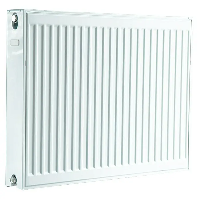 Kompaktheizkörper - B x H: 1.000 x 900 mm, Wärmeleistung bei Vorlauftemperatur von 75 °C (D: 50): 2.470 W, Typ Heizkörper: 22 - Nahaufnahme eines weißen Heizkörpers mit vertikalen Rippen, der für Wärme und Komfort in Innenräumen sorgt.