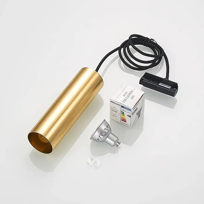 Lindby LED-Spannseilsystem Linaro - schwarz, messing / gold - Goldene zylindrische Pendelleuchte mit schwarzem Kabel, GU10 LED-Birne, Verpackung und Montagezubehör.
