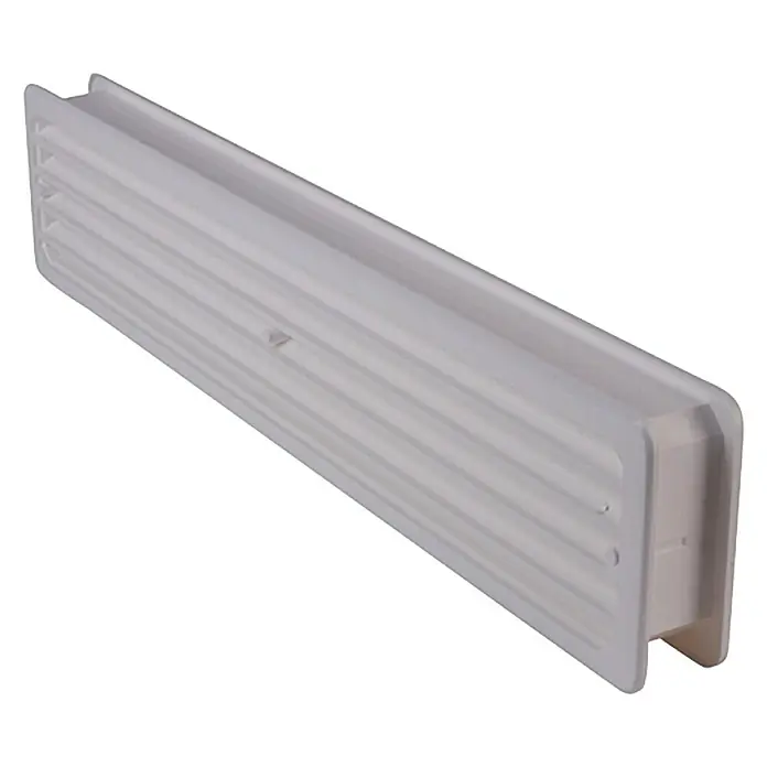 Air-Circle Badezimmerlüfter - 44,8 x 9,2 cm, Weiß - Eine weiße Entlüftungsgitter, ideal für die Belüftung von Räumen. Das Gitter hat horizontale Schlitze und eine robuste Konstruktion.
