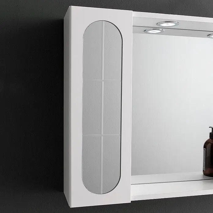 Kiamami Valentina LED-Spiegelschrank - B x H: 155 x 570 cm, Holz, Weiß - Weißer Wandschrank mit gewölbter Mattglastür, integriertem Spiegel und Beleuchtung.