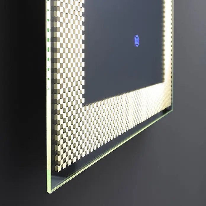 Kiamami Valentina Lichtspiegel - 0,02 x 700 cm, Farblos - Rechteckiger LED-Spiegel mit kariertem beleuchteten Rand und blauem Touch-Sensor-Knopf.