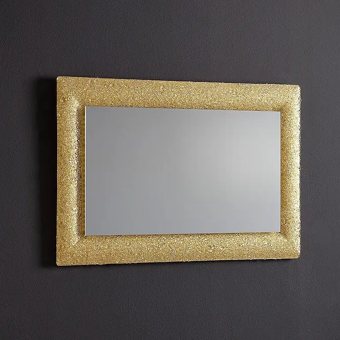 Kiamami Valentina Lichtspiegel - 0,02 x 620 cm, Farblos - Rechteckiger Spiegel mit strukturiertem, goldenem Rahmen, der zerbrochenem Glas ähnelt.