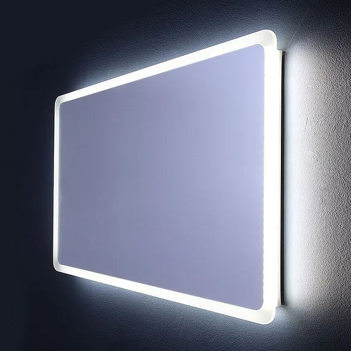 Kiamami Valentina Lichtspiegel - 30 x 600 cm, Farblos - Rechteckiger, beleuchteter Spiegel mit abgerundeten Ecken, der ein helles weißes Licht an die Wand wirft.
