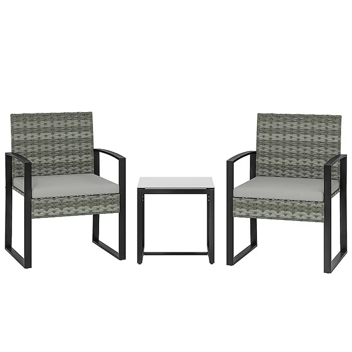 SONNENH Loungemöbel-Set, 3-teilig, Polyrattan, Hellgrau -  - Graues Rattan-Bistro-Set für den Außenbereich mit schwarzen Metallrahmen. Enthält zwei Stühle mit hellgrauen Kissen und einen kleinen Tisch mit weißer Platte.