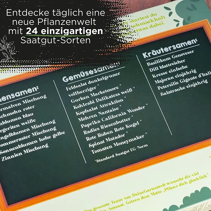 Deine Gartenwelt Saatgut Adventskalender - Mischung, 249 g - Samenset mit dunkelgrünem Brett, das 24 einzigartige Gemüse-, Kräuter- und Blumensamensorten auflistet.