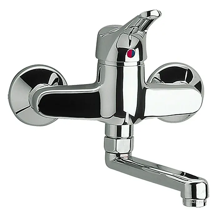 Camargue Spültischarmatur Attica - Chrom, Glänzend, Schwenkbar, Wandmontage - Ein glänzender, verchromter Wasserhahn mit roter und blauer Markierung zur Temperaturregulierung, ideal für Küche oder Bad.
