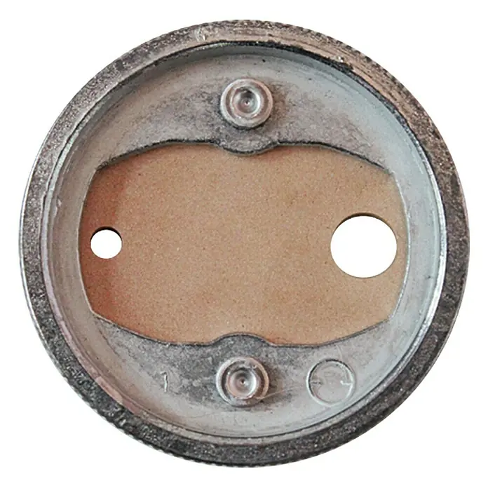 Tesa Befestigungskit BK20 - Kleben - Nahaufnahme einer runden, silberfarbenen Rosette mit zwei Schrauben und einer Aussparung für ein elektrisches Bauteil.