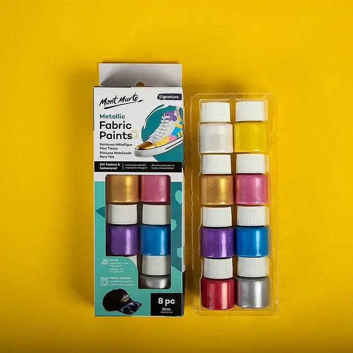 Mont Marte Textilmalfarben-Set Metallic Signature - 8x20ml - mehrfarbig, 8 Stk. x 20 ml - Mont Marte Signature 8-teiliges Set metallischer Stofffarben (je 20ml) in Box und Klarsichtverpackung.