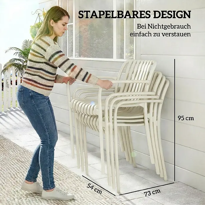 SONNENH Gartenstuhl-Set - 4 Stk., Kunststoff, Stapelbar, Cremeweiß, B x T x H: 58,5 x 55 x 81,5 cm - Hellbeige stapelbare Outdoor-Stühle werden von einer Frau gestapelt, was die platzsparende Lagerung zeigt. Maße 95x73x54 cm.
