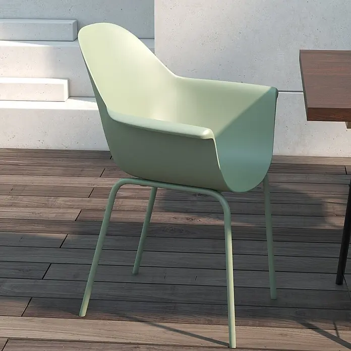SONNENH Gartenstuhl-Set - 4 Stk., Stahl, Grün, B x T x H: 59 x 55 x 84 cm - Hellgrüner Schalensessel aus Kunststoff mit Metallbeinen auf Holzterrasse neben einem Tisch.