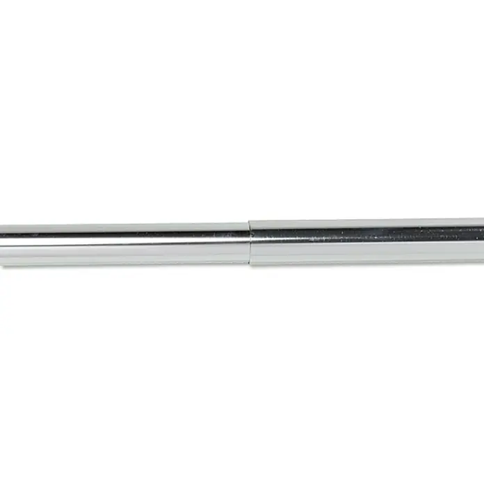 Venus Duschvorhangstange - 110 cm - 185 cm, Durchmesser: 28 mm, Chrom - Nahaufnahme einer glänzenden, silbernen Metallstange mit einer Verbindung in der Mitte, die professionell und stabil wirkt.