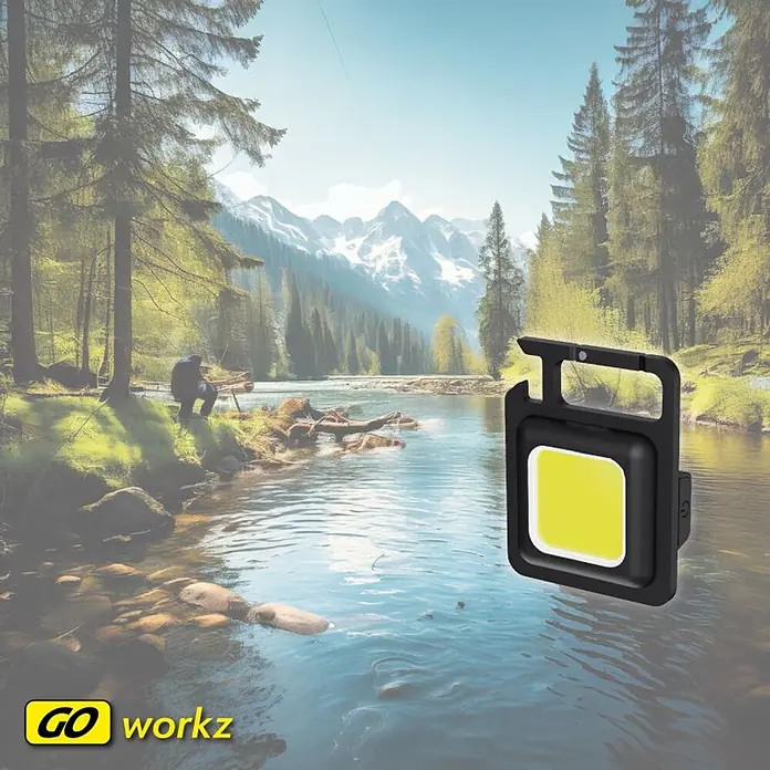 Müller-Licht Schlüsselanhänger LED - Betriebsart: Akkubetrieben, LED, 6.500 K, IP43 - Kompakte schwarze LED-Taschenlampe mit Karabinerhaken und hellem gelbem Licht, ideal für Outdoor-Abenteuer.