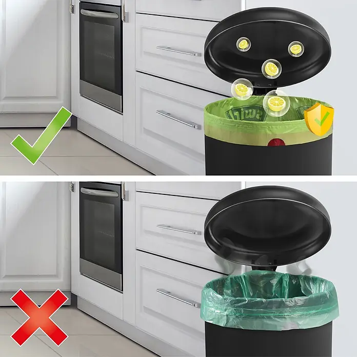 Swirl Müllbeutel Aktive Frische - Fassungsvermögen: 60 l, 8 Stk., Grün - Schwarzer Mülleimer in Küche. Oben: duftender, geruchsschützender Beutel; unten: normaler grüner Beutel.