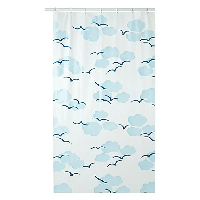 Venus Peva Duschvorhang Rügen - 180 x 200 cm, Bunt - Duschvorhang mit Wolken- und Möwenmuster. Der Vorhang ist weiß mit blauen Wolken und dunkelblauen Möwen.