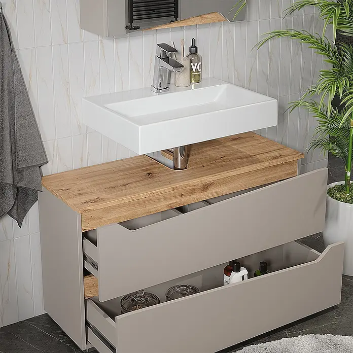 Vicco Badmöbel-Set - Greige, Matt - Moderner Bad-Waschtischunterschrank mit weißem rechteckigem Waschbecken, heller Holzplatte und hellgrauen Schubladen, von denen zwei geöffnet sind.