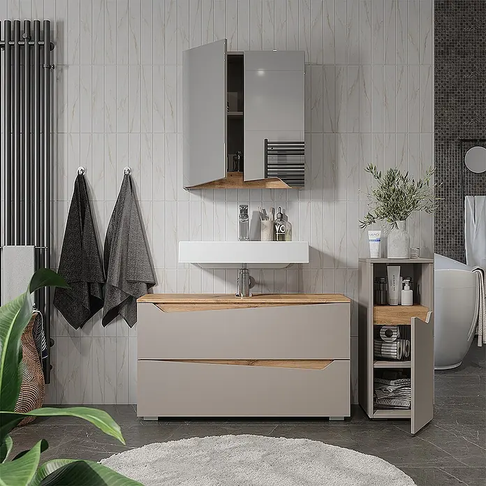 Vicco Badmöbel-Set - Greige, Matt - Modernes Badezimmermöbel-Set: hellgrauer Unterschrank mit Holzplatte, weißes Waschbecken, Spiegelschrank und hoher Stauraumschrank mit Holzdetails.