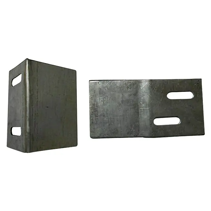 Camargue Nimes Wannenschürzen-Befestigung - Stahl - Das Bild zeigt zwei silberne Metallwinkel mit Schlitzen, die zur Befestigung dienen. Ideal für robuste Konstruktionen und vielseitige Einsatzmöglichkeiten.