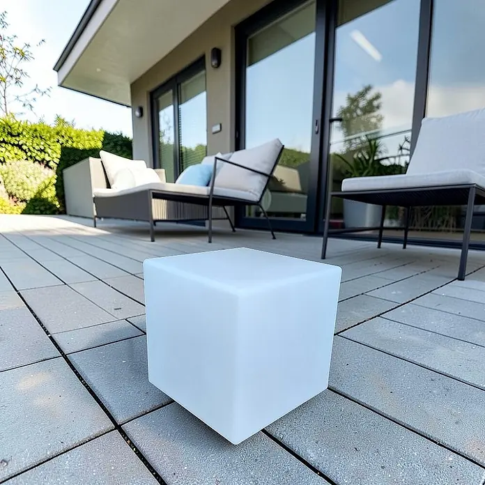 DAPO Solar-Dekoleuchte LED Solar-Leuchte Mate Würfel 30cm - L x B x H: 30 x 30 x 30 cm, Weiß, IP67 - Weißer, durchscheinender Würfel auf Terrassenplatten, als Außenleuchte oder Beistelltisch nutzbar.