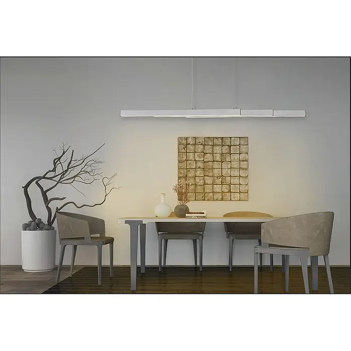 DAPO LED-Pendelleuchte Pendelleuchte "Oslo" ausziehbar, Dimmbar - L x B x H: 125 x 6,8 x 150 cm, Silber, Neutralweiß - Silberne lineare Pendelleuchte über modernem Esstisch.