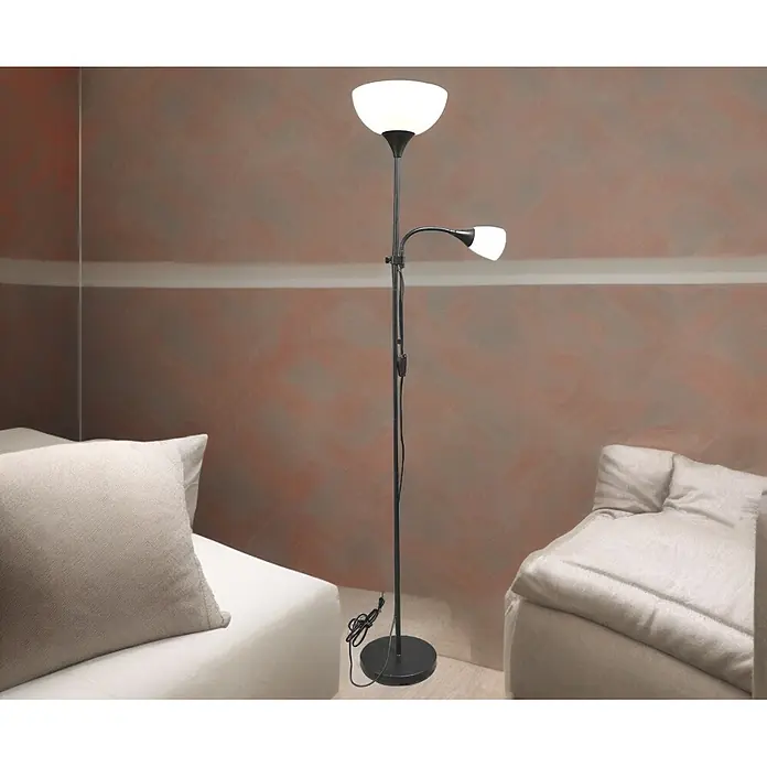 DAPO LED-Deckenfluter Stehleuchte Kora schwarz mit Leseleuchte - 23 W, Höhe: 178 cm, Schwarz, Weiß - Eine schwarze Stehlampe mit zwei Leuchten, einem Deckenfluter und einer verstellbaren Leselampe, erhellt einen Raum.