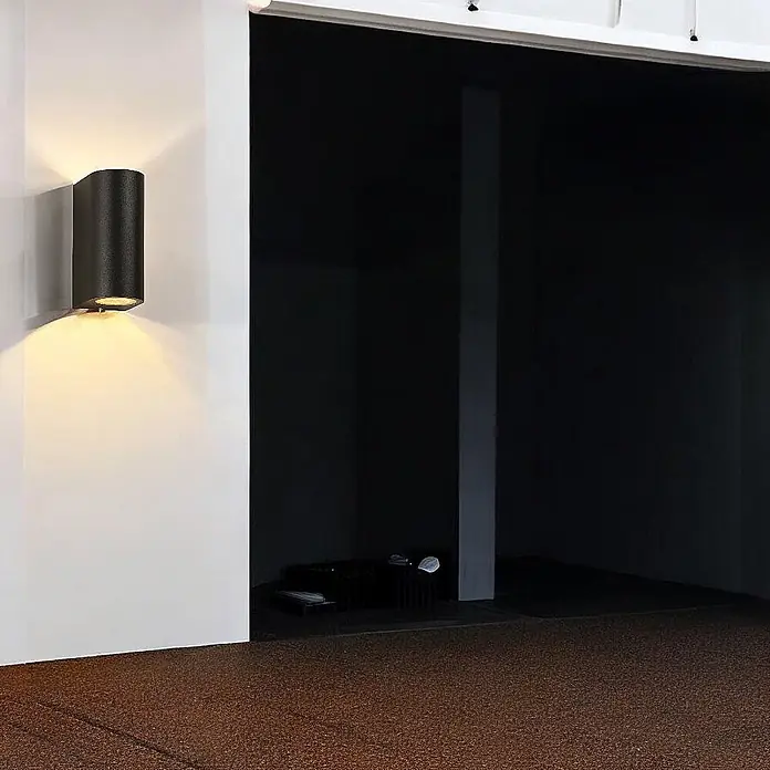 DAPO Außenwandleuchte Außen-Wandleuchte Lugano 2-flammig Schwarz - 70 W, 9,2 x 6,8 x 15 cm, Schwarz, Klar, IP44 - Schwarze zylindrische Wandleuchte, wirft warmes Licht nach oben und unten.