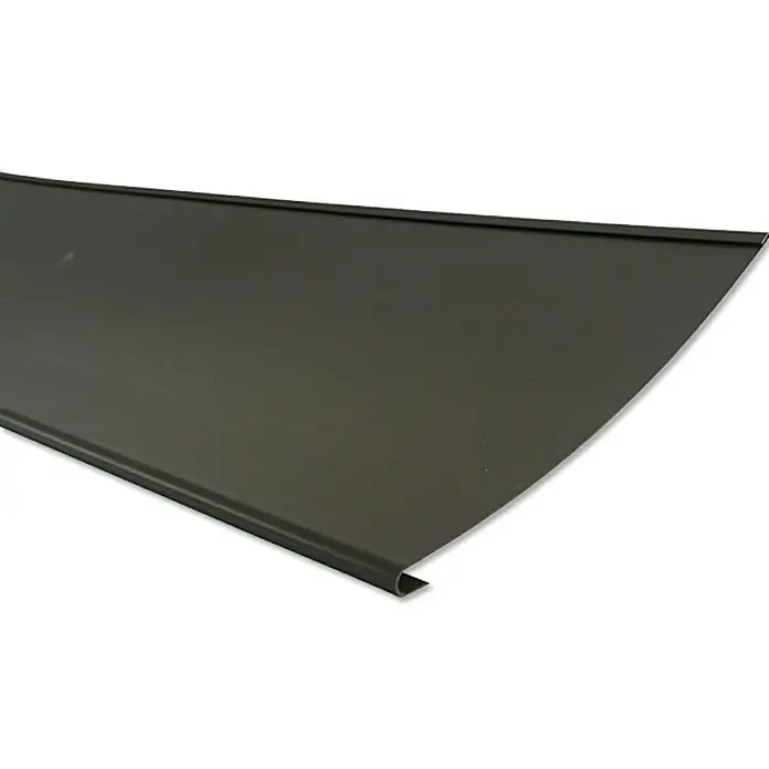 Marley Schweiß-Übergangsstück - Braun, Kunststoff, Länge: 200 cm - Schwarzes Metallblech mit gebogener Kante. Optimal für Dacharbeiten und zur Wetterbeständigkeit.