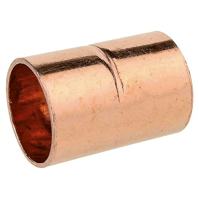 Kupfer-Muffe 5270 - Durchmesser: 12 mm, 1 Stk. - Nahaufnahme einer blanken Kupferrohrverschraubung, die zum Verbinden von Rohren in Sanitär- und Heizungsanlagen verwendet wird.
